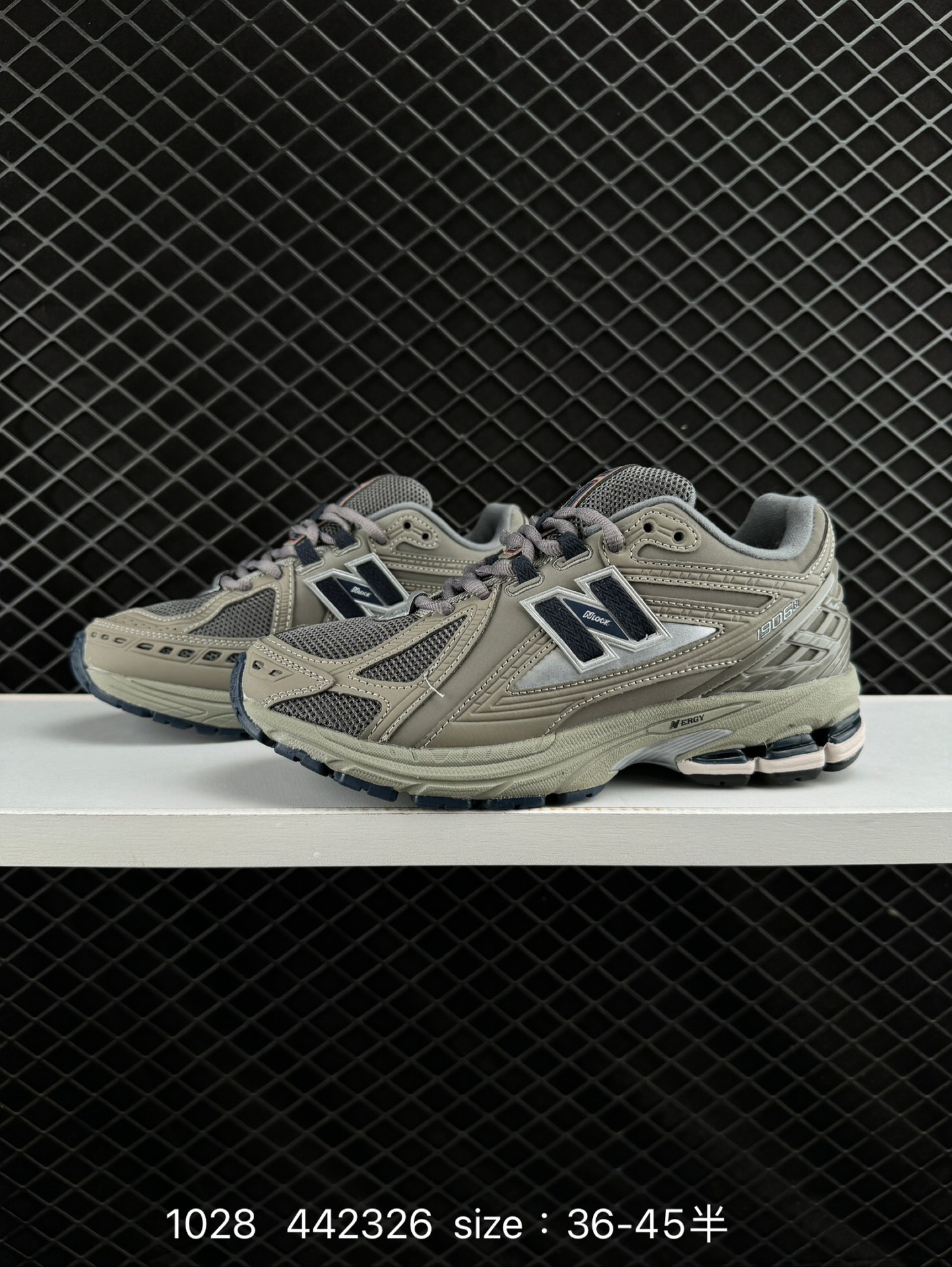 New Balance M1906